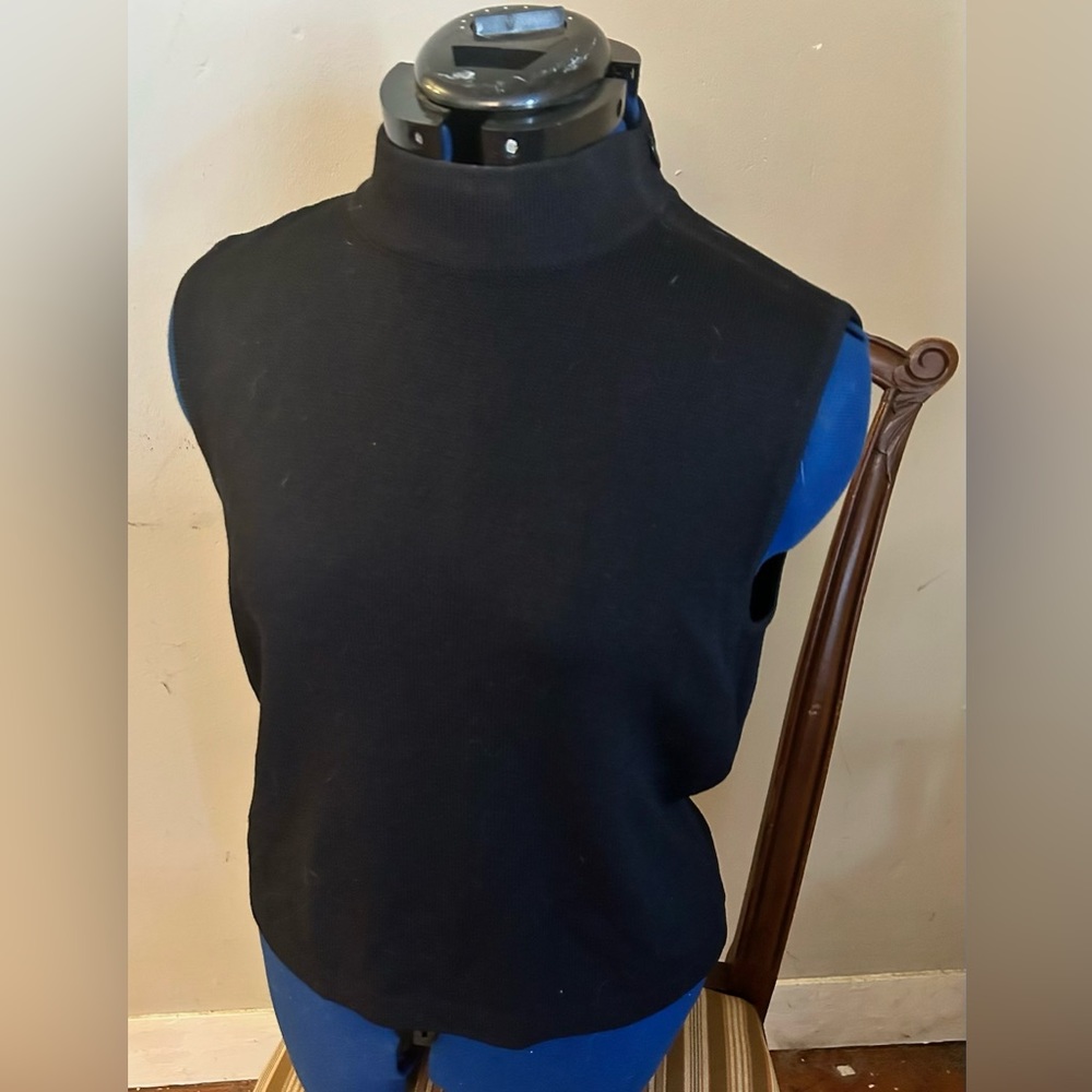 St. John mock turtle neck sleeveless sweater top